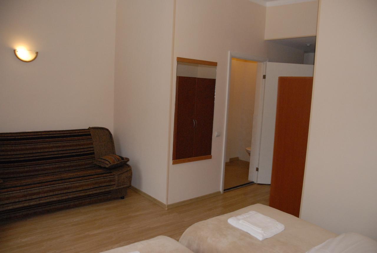Knights Court Hotel Riga Luaran gambar