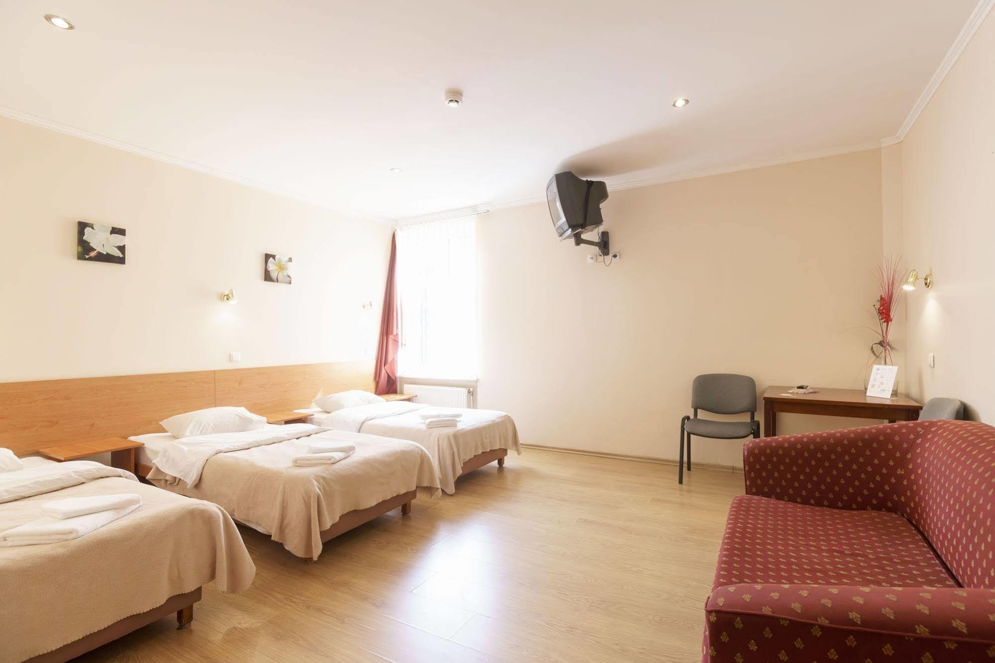 Knights Court Hotel Riga Luaran gambar