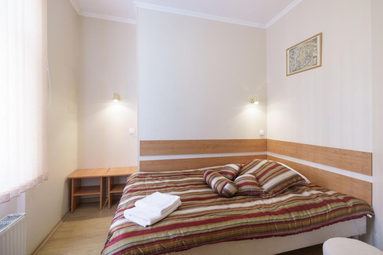 Knights Court Hotel Riga Luaran gambar